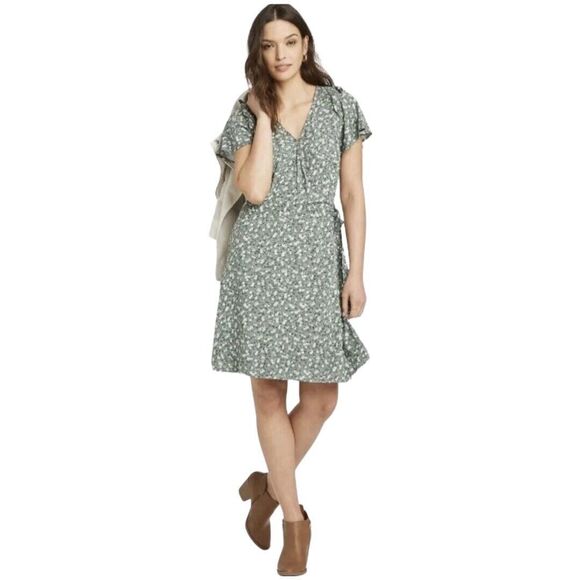 Green Flower Ruffle Short butterfly Sleeve Wrap Dress Cottagecore NWT - Picture 6 of 10